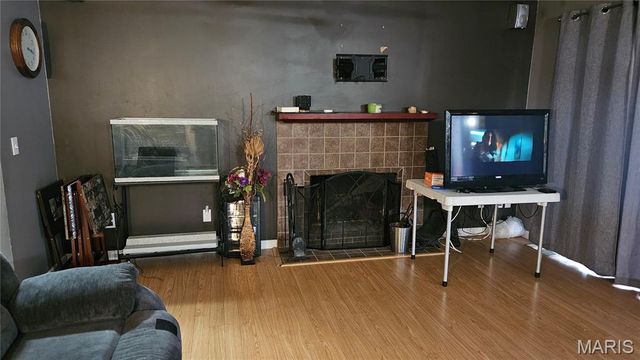 1130 Meadowgrass Court, Florissant, MO 63033