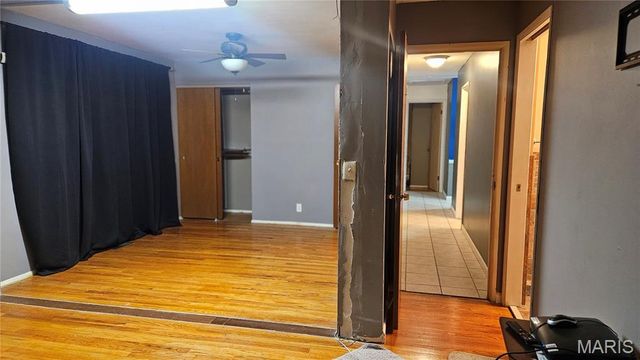 1130 Meadowgrass Court, Florissant, MO 63033