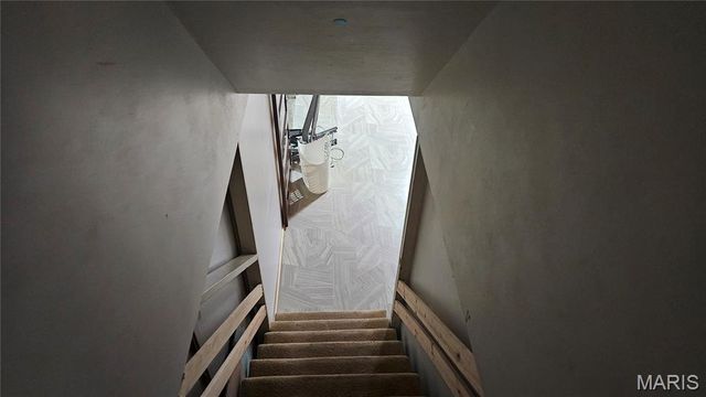 1130 Meadowgrass Court, Florissant, MO 63033