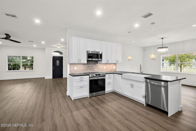 2 SAW MILL Court, Palm Coast, FL 32164