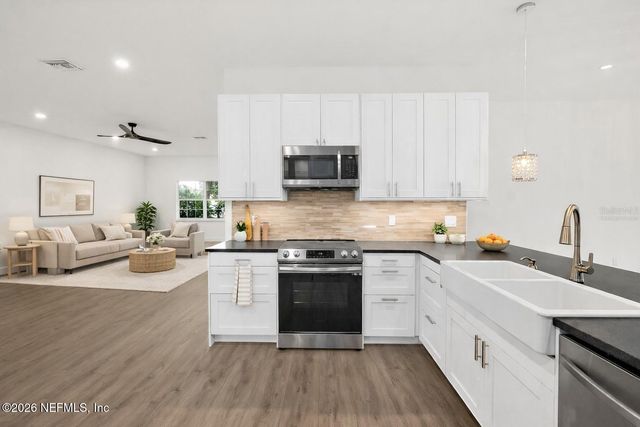 2 SAW MILL Court, Palm Coast, FL 32164