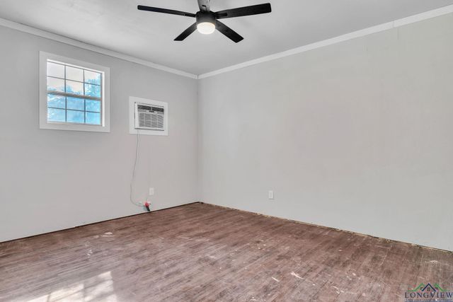 1305 Myrtle St, Kilgore, TX 75662