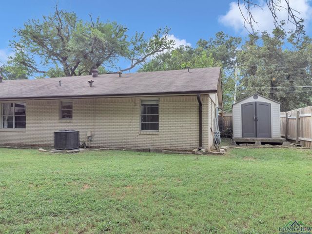 1305 Myrtle St, Kilgore, TX 75662