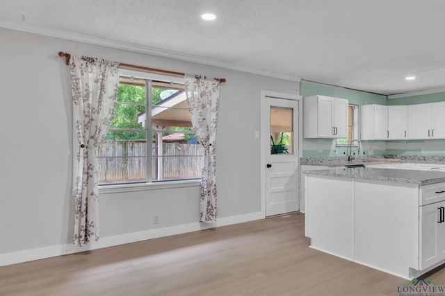 1305 Myrtle St, Kilgore, TX 75662