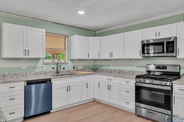 1305 Myrtle St, Kilgore, TX 75662