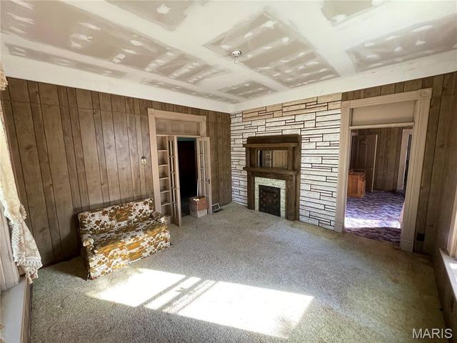 714 Monroe Street, St Charles, MO 63301