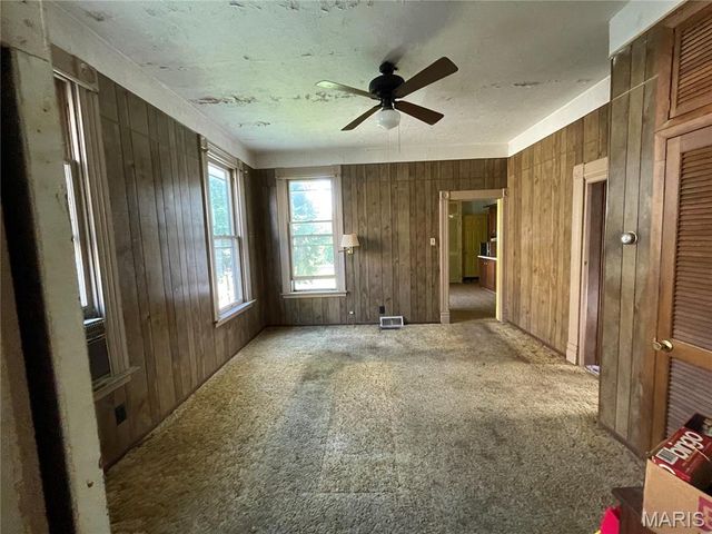 714 Monroe Street, St Charles, MO 63301