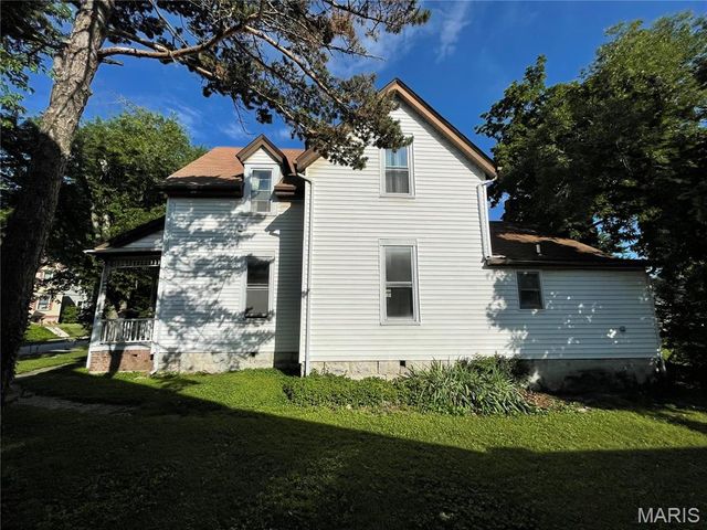 714 Monroe Street, St Charles, MO 63301