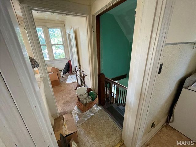 714 Monroe Street, St Charles, MO 63301