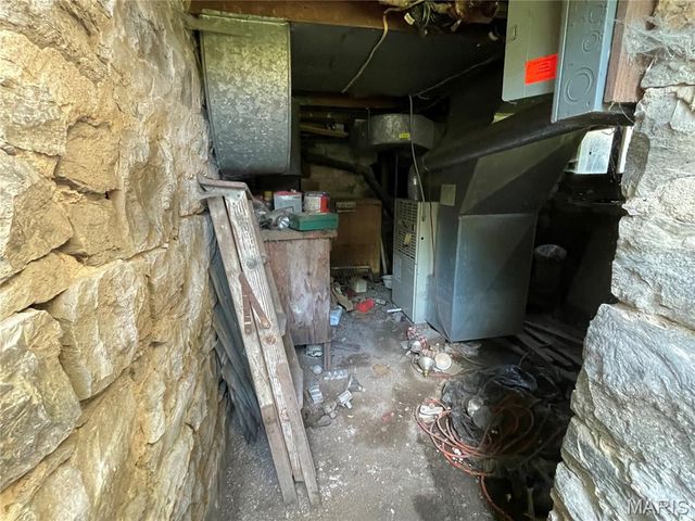 714 Monroe Street, St Charles, MO 63301