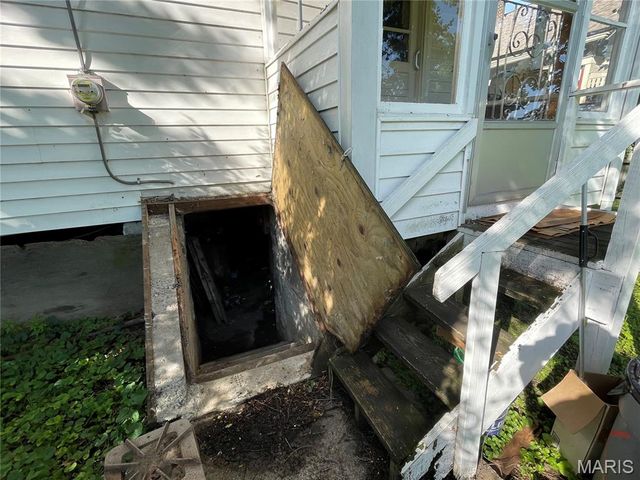 714 Monroe Street, St Charles, MO 63301