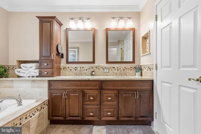 18 SHAMROCK RD, Lumberton, NJ 08048