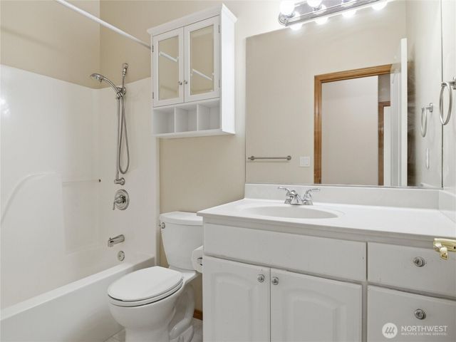 7105 Cavalier Loop SW, Olympia, WA 98512