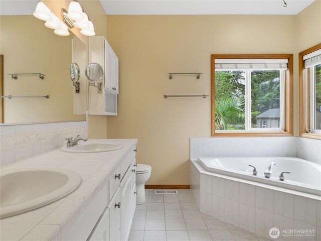 7105 Cavalier Loop SW, Olympia, WA 98512