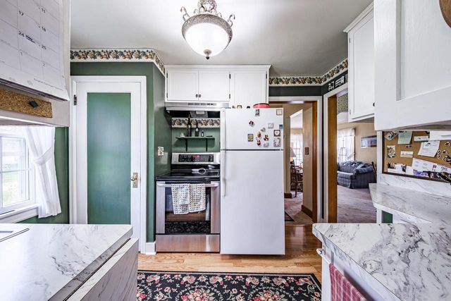 310 ZION STREET, Hartland, WI 53029