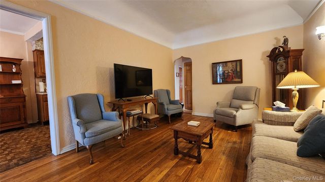 79-04 Kneeland Avenue, Elmhurst, NY 11373