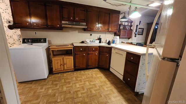 79-04 Kneeland Avenue, Elmhurst, NY 11373