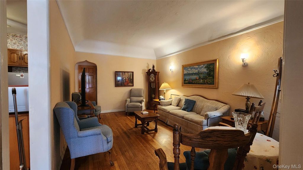 79-04 Kneeland Avenue, Elmhurst, NY 11373 — photo 2
