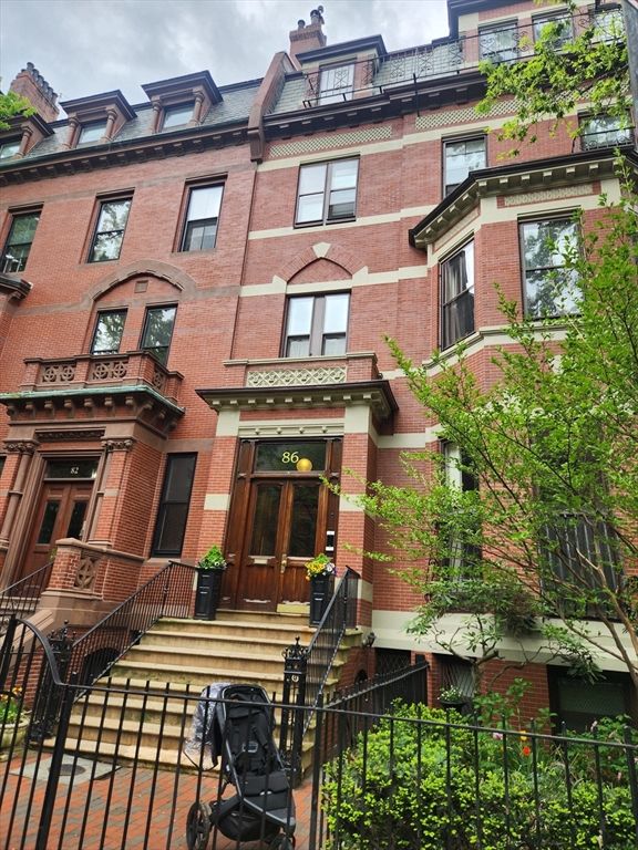 86 Marlborough PH, Boston, MA 02116