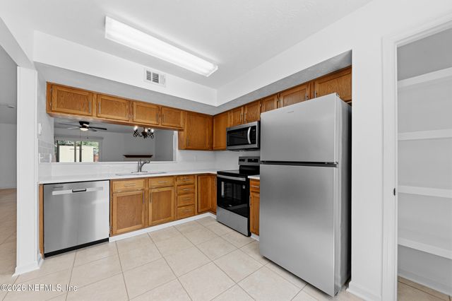 1927 MAIN Street, Atlantic Beach, FL 32233