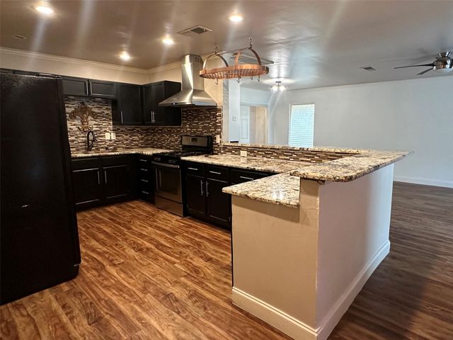 6004 Palm CIR, Austin, TX 78741
