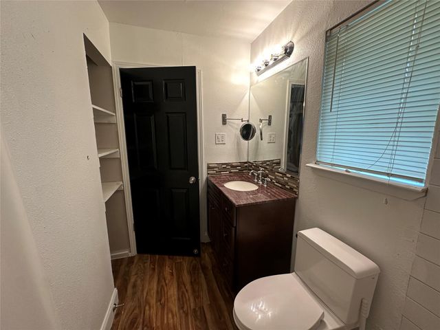 6004 Palm CIR, Austin, TX 78741