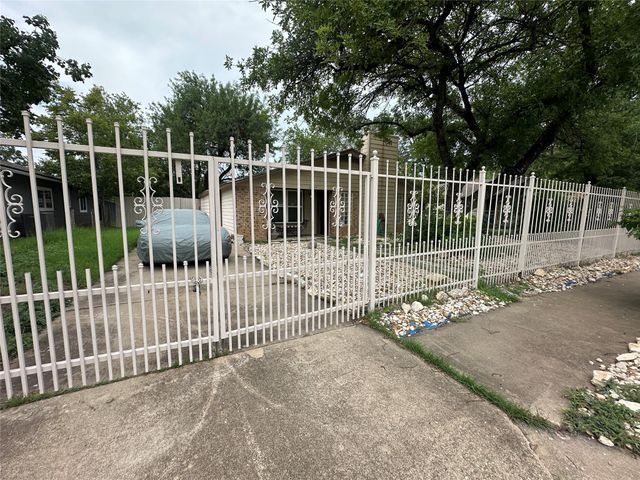 6004 Palm CIR, Austin, TX 78741