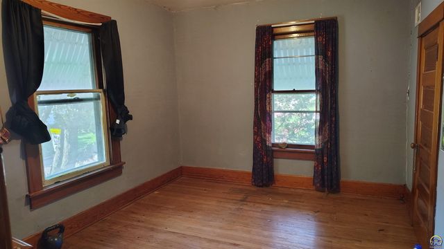 1014 SW 2nd ST, Topeka, KS 66608