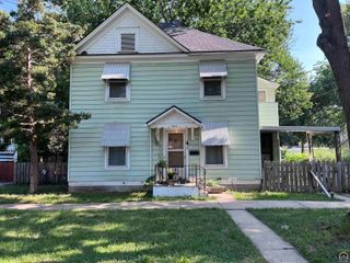1014 SW 2nd ST, Topeka, KS 66608