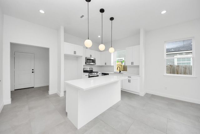 4002 Bennington Street, Houston, TX 77016