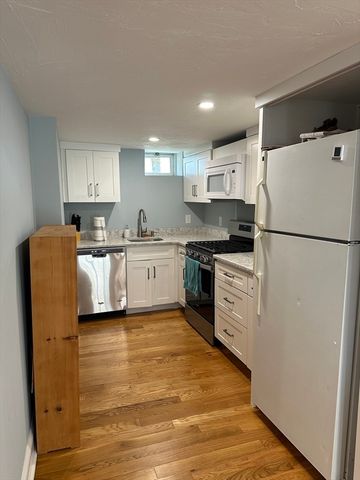 20 State Park 2, Hull, MA 02045