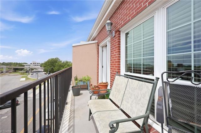 360 Elm Street 304, Greensboro, NC 27401