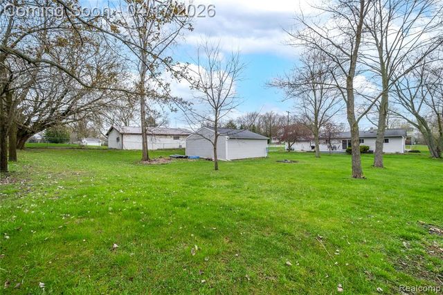 5395 Howe Road, Grand Blanc, MI 48439