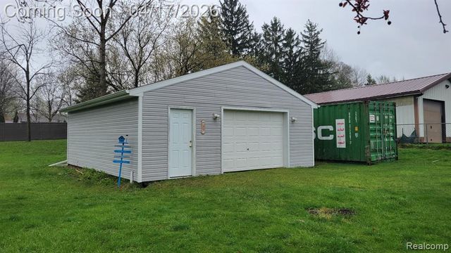5395 Howe Road, Grand Blanc, MI 48439