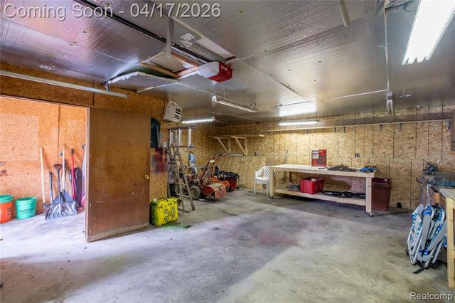 5395 Howe Road, Grand Blanc, MI 48439