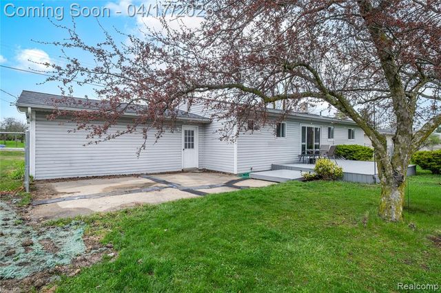 5395 Howe Road, Grand Blanc, MI 48439