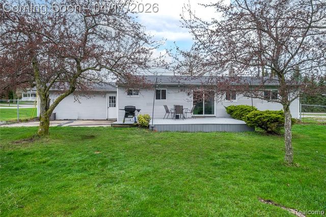 5395 Howe Road, Grand Blanc, MI 48439