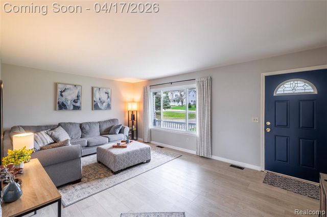 5395 Howe Road, Grand Blanc, MI 48439