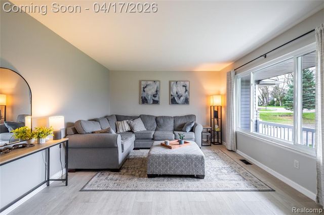 5395 Howe Road, Grand Blanc, MI 48439