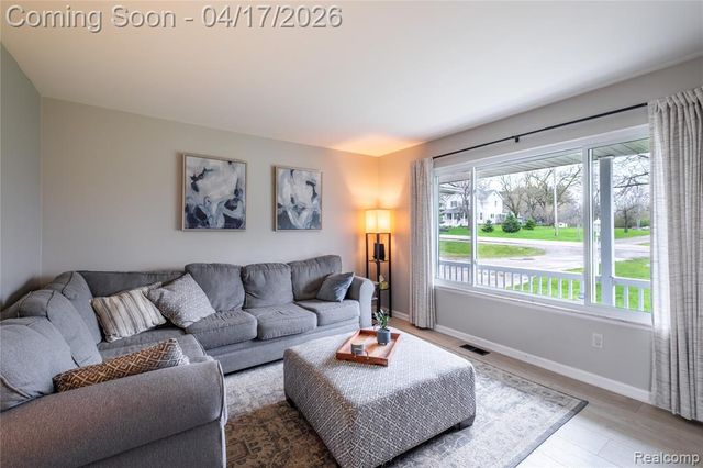 5395 Howe Road, Grand Blanc, MI 48439