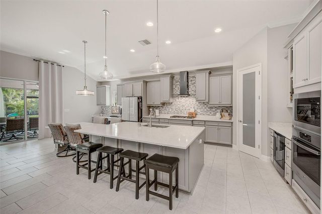 6916 NEOPOLITAN COURT, Apollo Beach, FL 33572