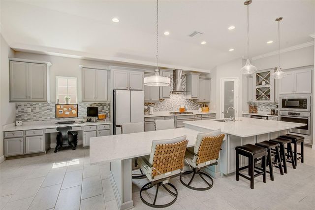 6916 NEOPOLITAN COURT, Apollo Beach, FL 33572