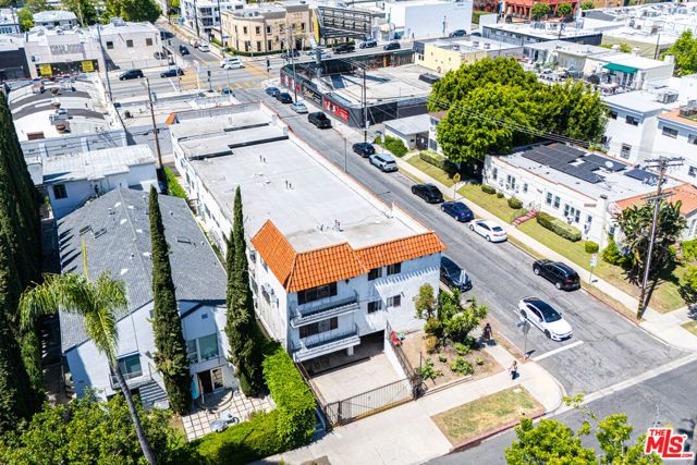 7050 Waring Avenue, Los Angeles, CA 90038