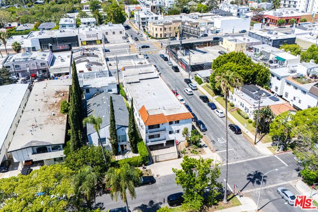 7050 Waring Avenue, Los Angeles, CA 90038