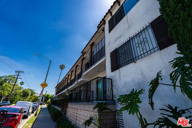 7050 Waring Avenue, Los Angeles, CA 90038
