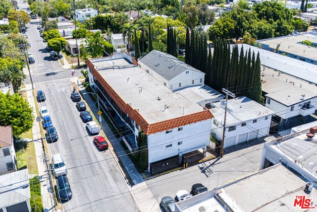 7050 Waring Avenue, Los Angeles, CA 90038