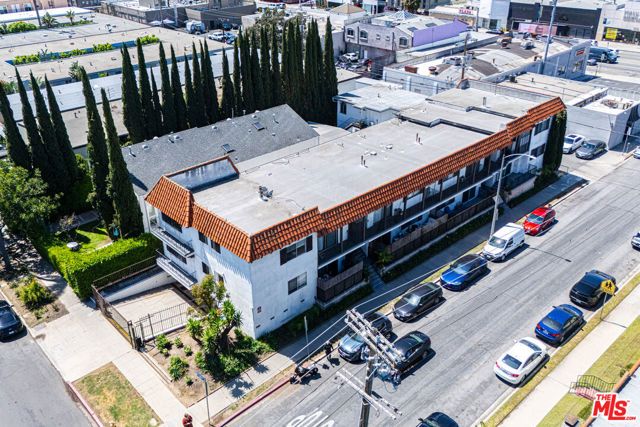 7050 Waring Avenue, Los Angeles, CA 90038