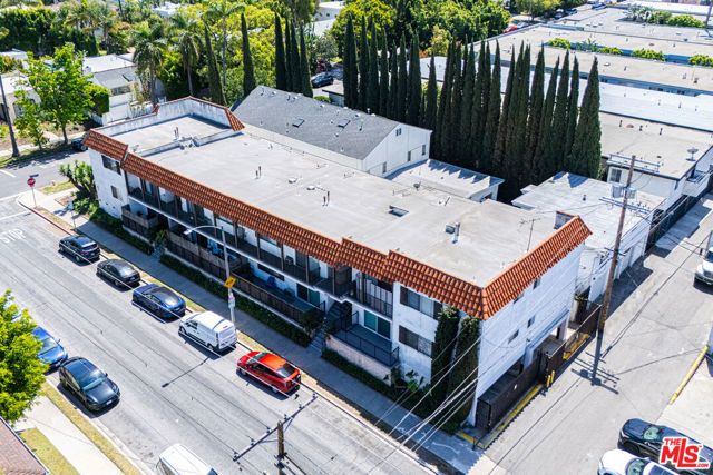 7050 Waring Avenue, Los Angeles, CA 90038