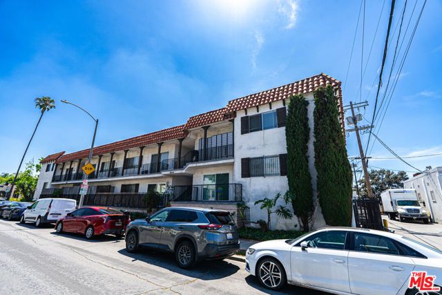 7050 Waring Avenue, Los Angeles, CA 90038