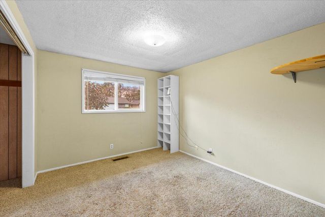 1602 Gayety Lane, Medford, OR 97504